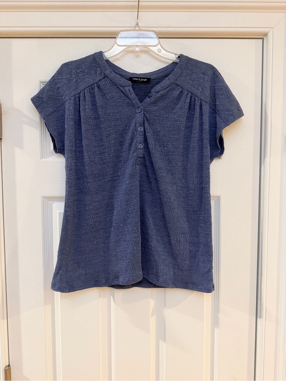 Ladies Size Medium "Cable & Gauge" Navy Blue Short Sleeve Henley Top GUC